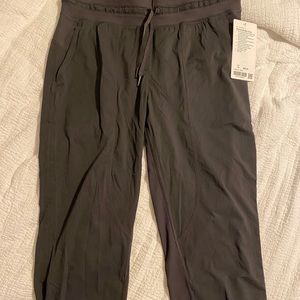 Lululemon dance studio crop